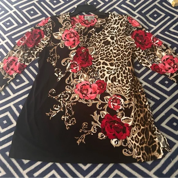 JM Collection Black and Red Graphic 3/4 Sleeve Blouse - Picture 3 of 4